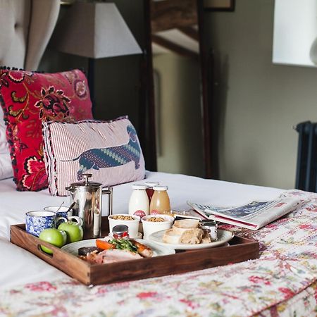 The George Inn Barford St Michael Exteriör bild Breakfast in bed