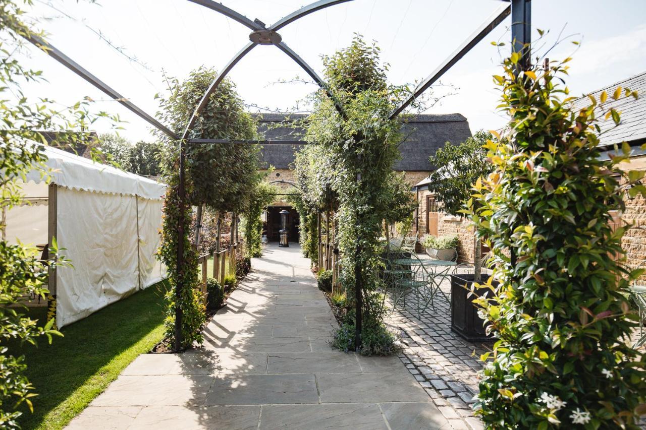 The George Inn Barford St Michael Exteriör bild The Pergola
