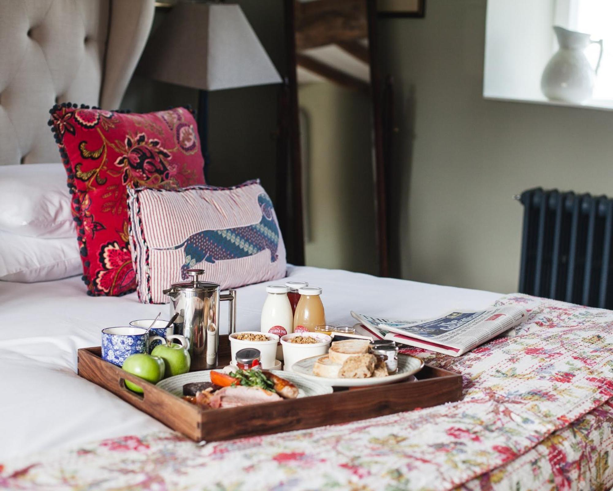The George Inn Barford St Michael Exteriör bild Breakfast in bed